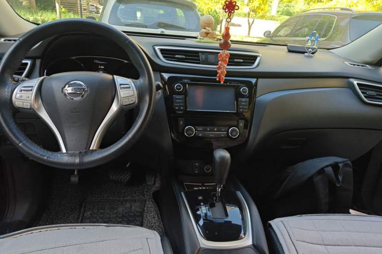 Used Nissan X-Trail 2014 2.0L CVT Smart Edition 2WD Center Console