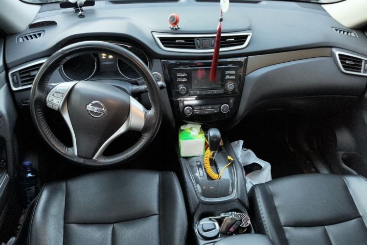 Used Nissan X-Trail 2014 2.0L CVT Comfort Edition 2WD Center Console