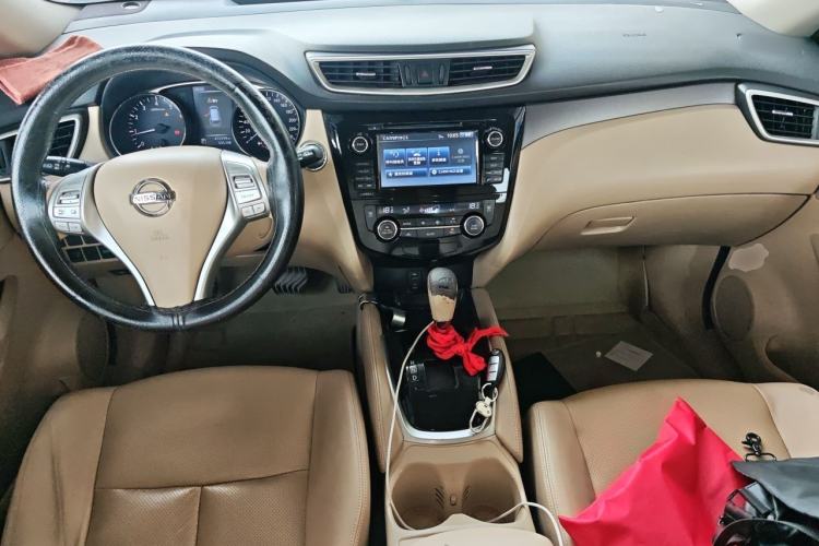 Used Nissan X-Trail 2014 2.0L CVT Smart Edition 2WD Center Console