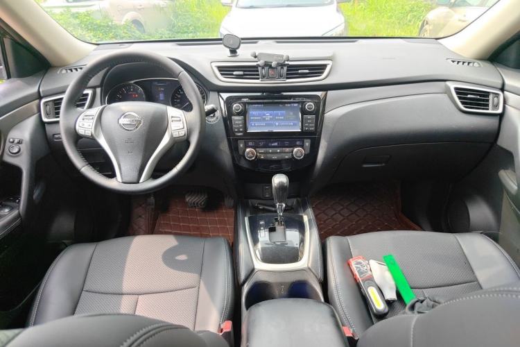 Used Nissan X-Trail 2014 2.0L CVT Smart Edition 2WD Center Console