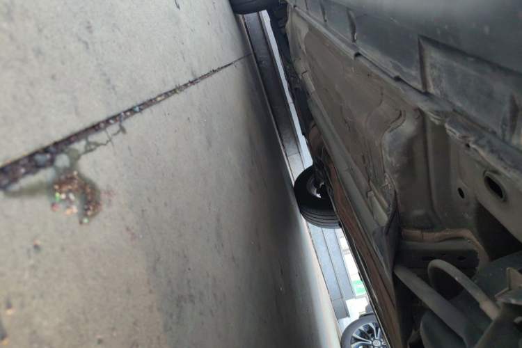 Used Nissan X-Trail 2014 2.5L CVT Luxury Edition 4WD Chassis Rear Left