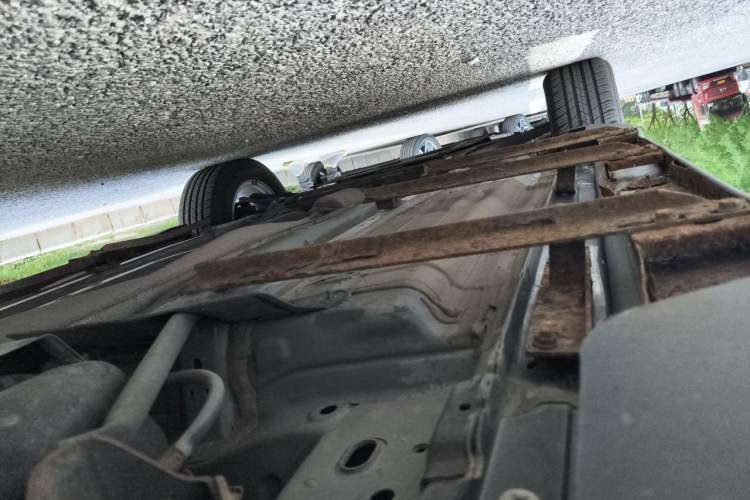 Used Nissan X-Trail 2014 2.0L CVT Comfort Edition 2WD Chassis Rear Left
