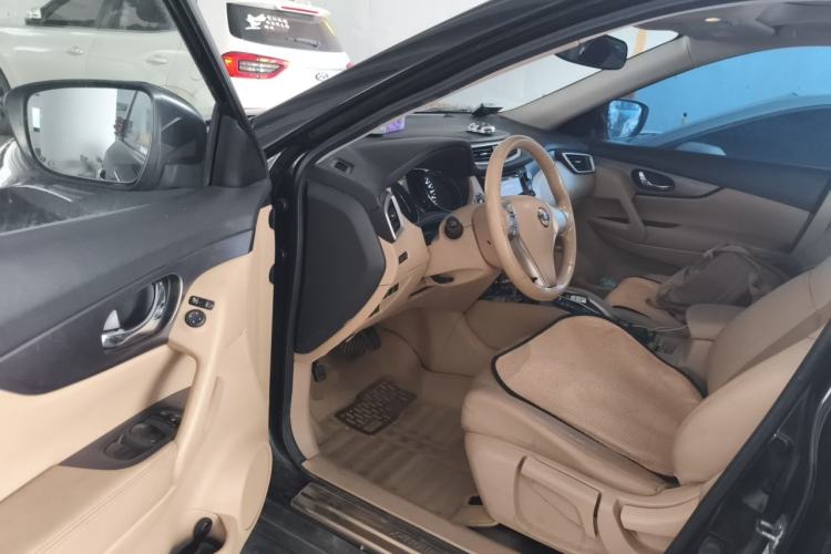Used Nissan X-Trail 2014 2.0L CVT Comfort Edition 2WD Driver Seat