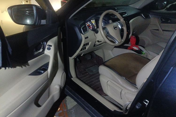Used Nissan X-Trail 2014 2.0L CVT Comfort Edition 2WD Driver Seat
