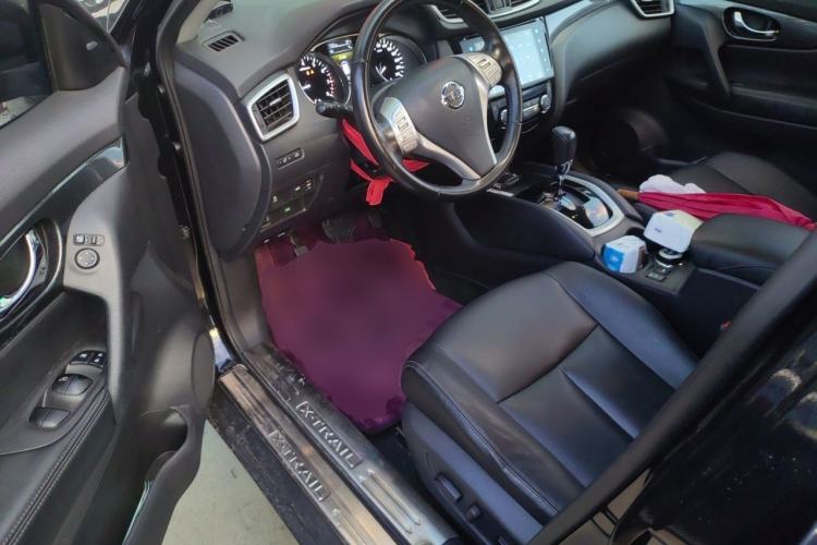Used Nissan X-Trail 2014 2.5L CVT Luxury Edition 4WD Driver Seat