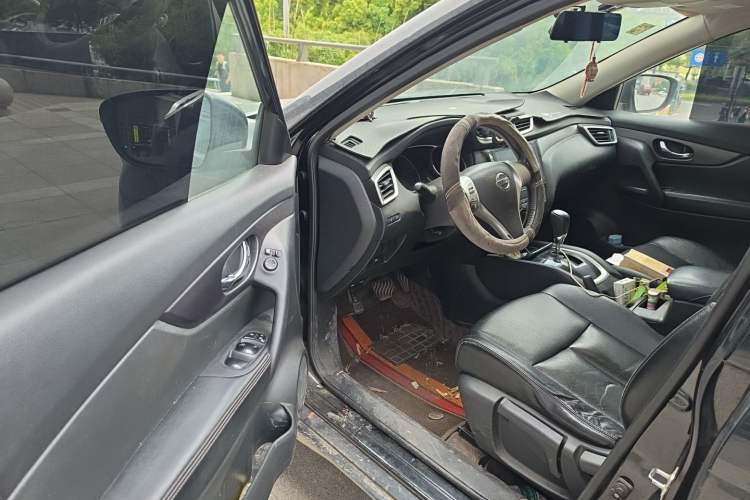 Used Nissan X-Trail 2014 2.0L CVT Comfort Edition 2WD Driver Seat