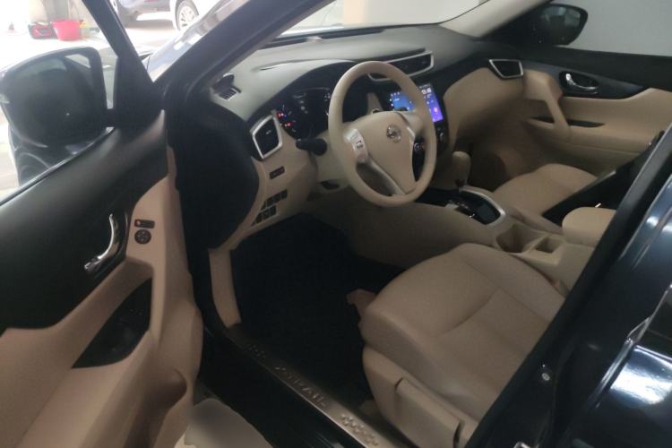 Used Nissan X-Trail 2014 2.0L CVT Comfort Edition 2WD Driver Seat