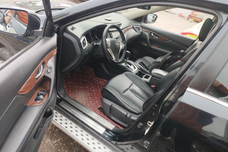 Used Nissan X-Trail 2014 2.0L CVT Comfort Edition 2WD Driver Seat