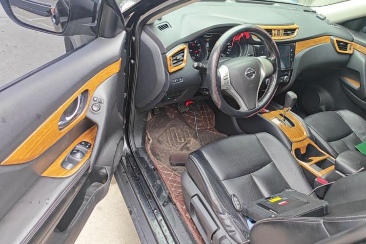 Used Nissan X-Trail 2014 2.0L CVT Comfort Edition 2WD Driver Seat