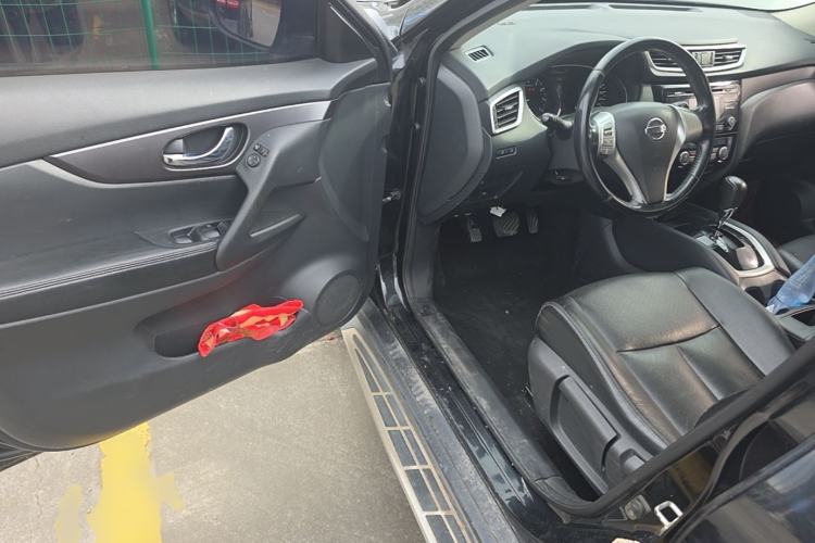 Used Nissan X-Trail 2014 2.0L CVT Comfort Edition 2WD Driver Seat