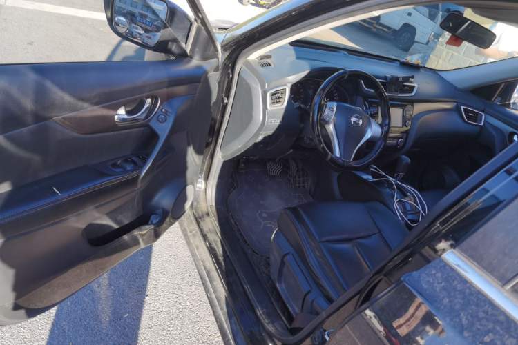 Used Nissan X-Trail 2014 2.0L CVT Comfort Edition 2WD Driver Seat