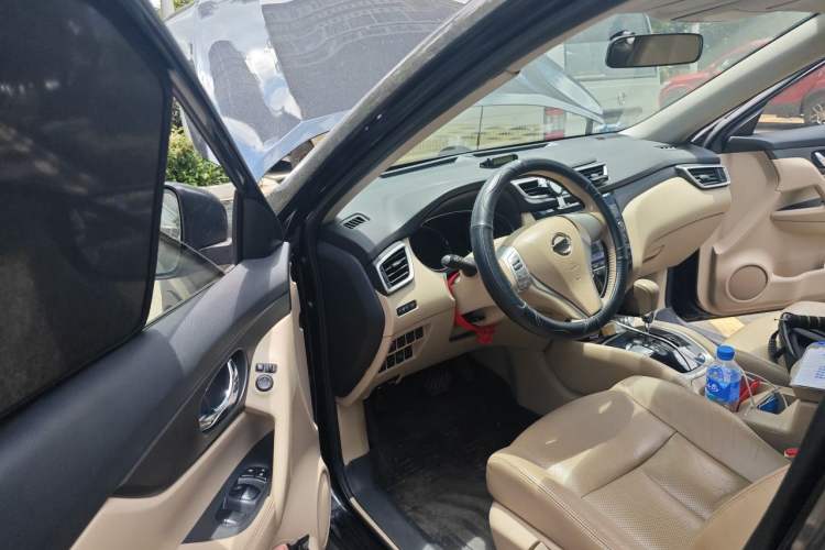 Used Nissan X-Trail 2014 2.0L CVT Comfort Edition 2WD Driver Seat