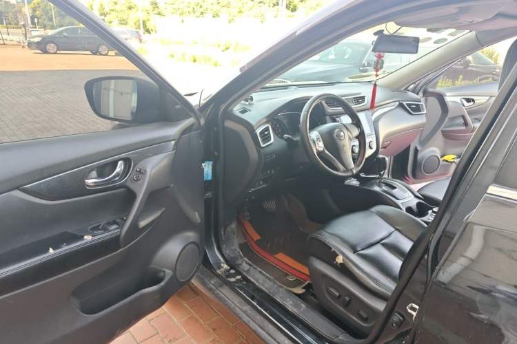 Used Nissan X-Trail 2014 2.5L CVT Luxury Edition 4WD Driver Seat