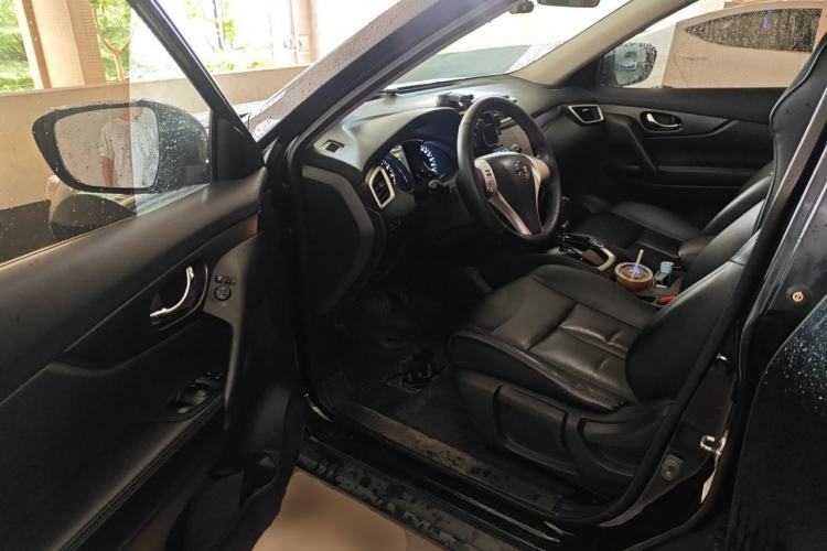 Used Nissan X-Trail 2014 2.0L CVT Comfort Edition 2WD Driver Seat