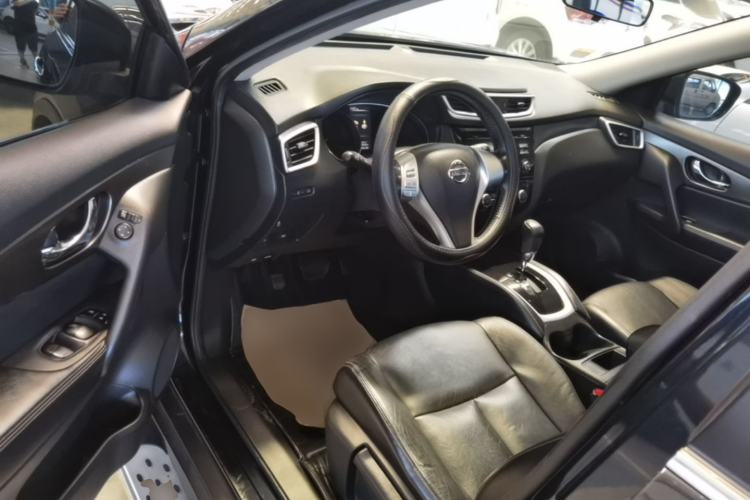 Used Nissan X-Trail 2014 2.0L CVT Comfort Edition 2WD Driver Seat