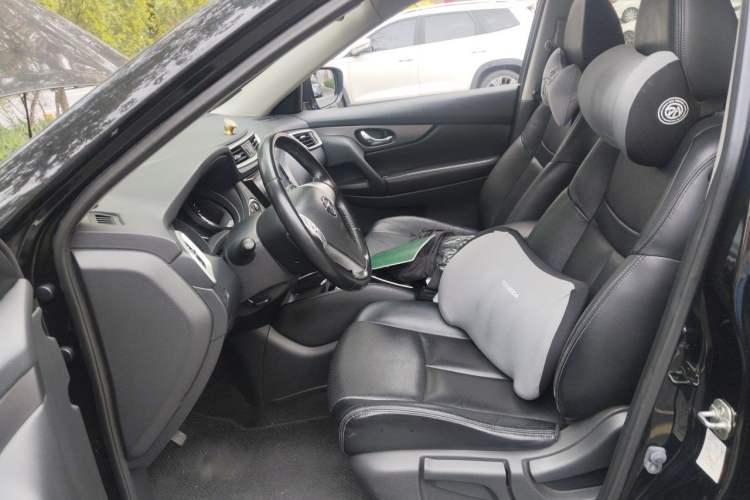 Used Nissan X-Trail 2014 2.0L CVT Comfort Edition 2WD Driver Seat