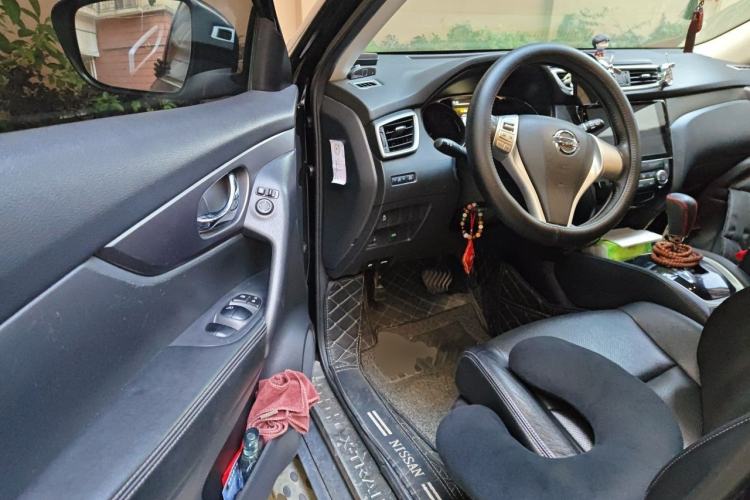 Used Nissan X-Trail 2014 2.0L CVT Comfort Edition 2WD Driver Seat