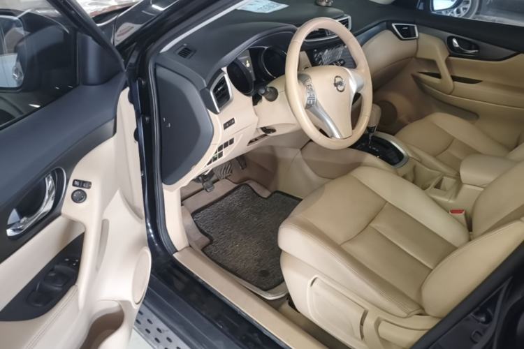 Used Nissan X-Trail 2014 2.0L CVT Comfort Edition 2WD Driver Seat