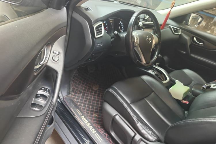 Used Nissan X-Trail 2014 2.0L CVT Comfort Edition 2WD Driver Seat