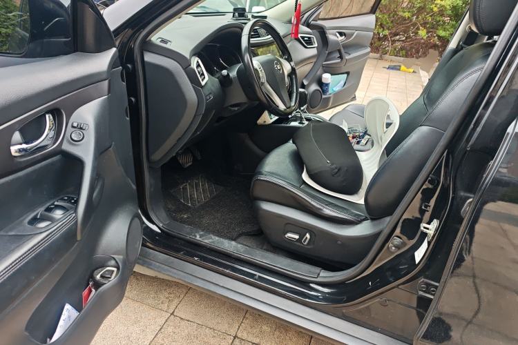 Used Nissan X-Trail 2014 2.0L CVT Comfort Edition 2WD Driver Seat