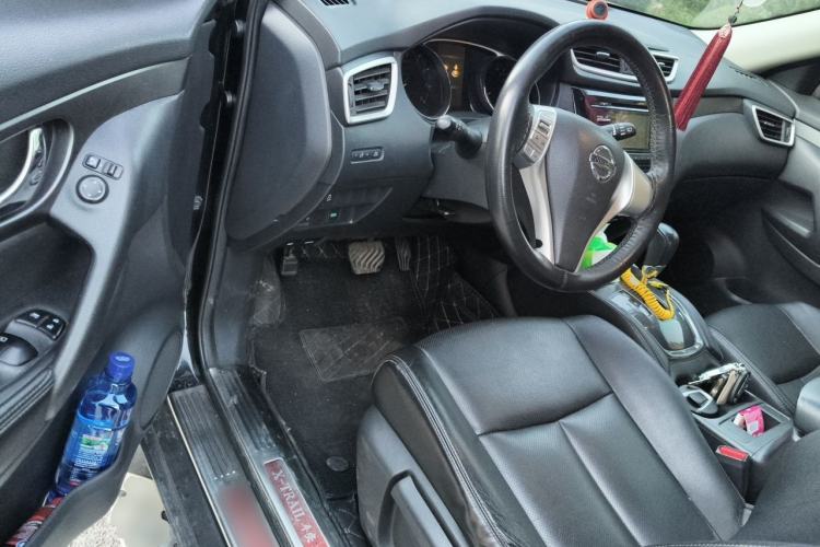Used Nissan X-Trail 2014 2.0L CVT Comfort Edition 2WD Driver Seat