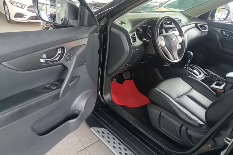 Used Nissan X-Trail 2014 2.0L CVT Comfort Edition 2WD Driver Seat