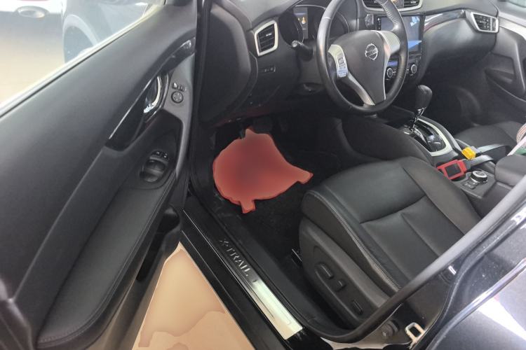 Used Nissan X-Trail 2014 2.5L CVT Leading Edition 4WD Driver Seat