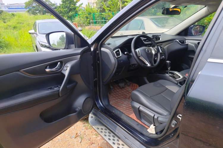 Used Nissan X-Trail 2014 2.0L CVT Smart Edition 2WD Driver Seat