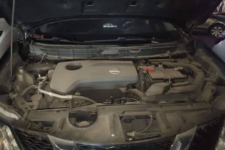 Used Nissan X-Trail 2014 2.5L CVT Leading Edition 4WD Engine Bay