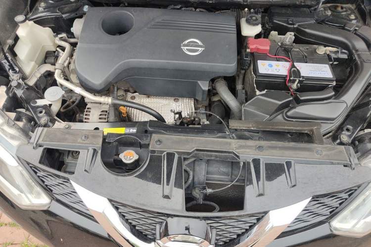 Used Nissan X-Trail 2014 2.5L CVT Luxury Edition 4WD Engine Bay