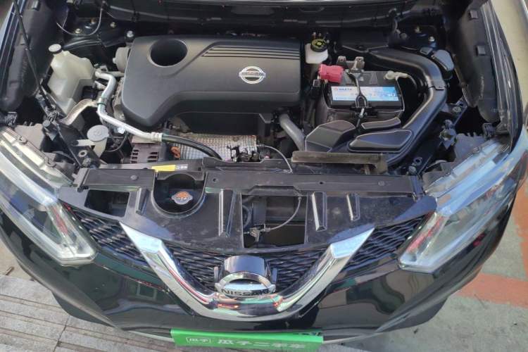 Used Nissan X-Trail 2014 2.5L CVT Luxury Edition 4WD Engine Bay