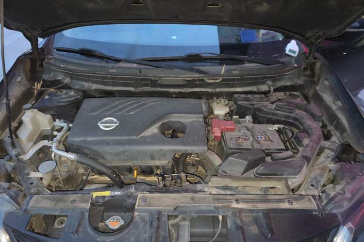 Used Nissan X-Trail 2014 2.0L CVT Comfort Edition 2WD Engine Bay