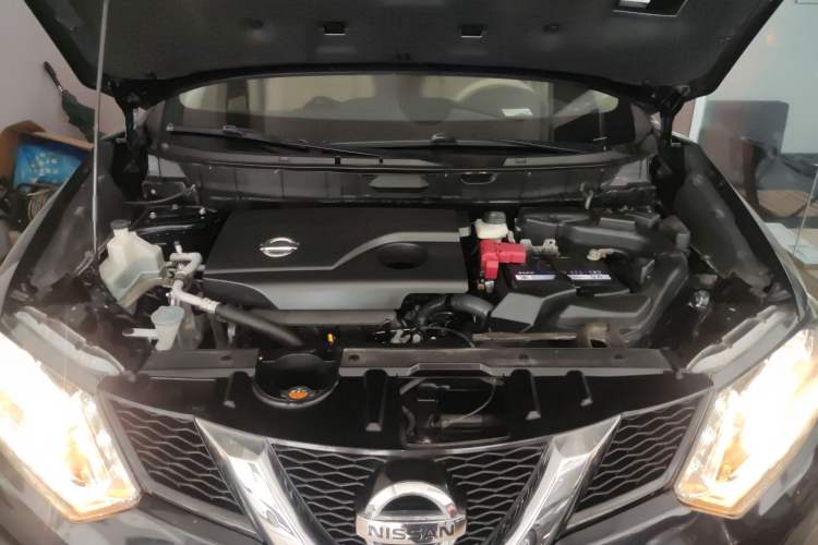 Used Nissan X-Trail 2014 2.0L CVT Comfort Edition 2WD Engine Bay