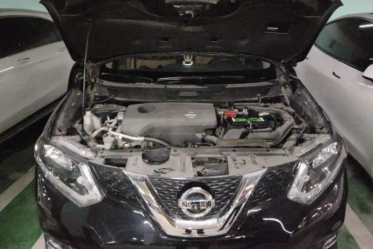 Used Nissan X-Trail 2014 2.5L CVT Luxury Edition 4WD Engine Bay