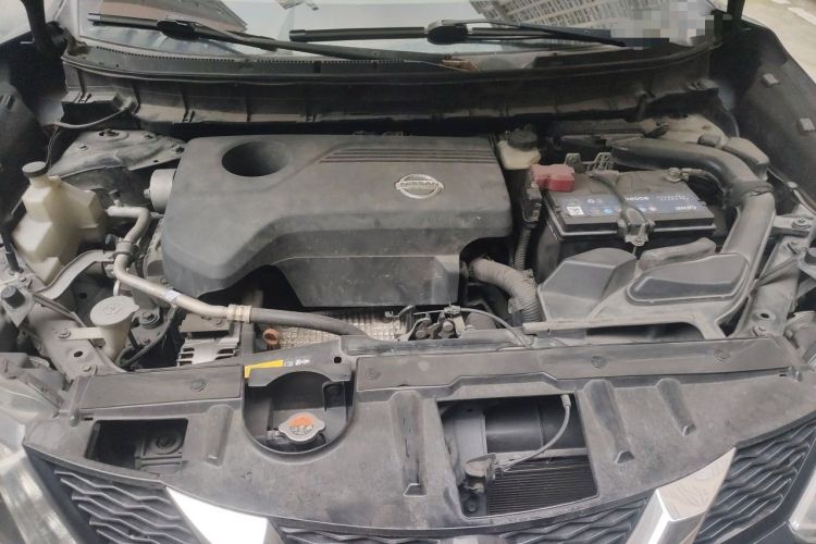 Used Nissan X-Trail 2014 2.5L CVT Luxury Edition 4WD Engine Bay