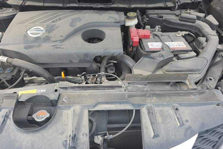 Used Nissan X-Trail 2014 2.0L CVT Comfort Edition 2WD Engine Bay