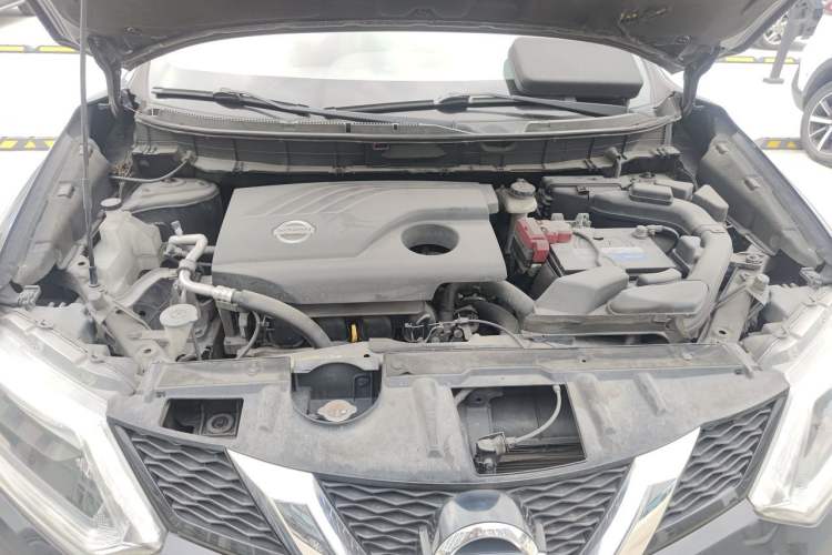Used Nissan X-Trail 2014 2.0L CVT Comfort Edition 2WD Engine Bay