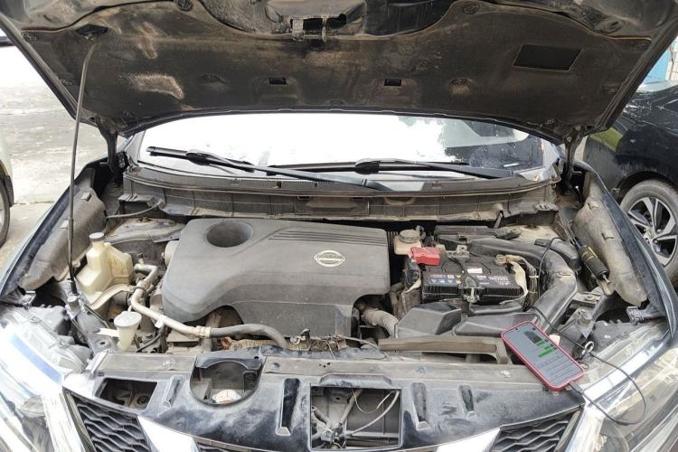 Used Nissan X-Trail 2014 2.5L CVT Leading Edition 4WD Engine Bay