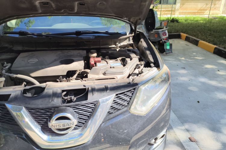 Used Nissan X-Trail 2014 2.0L CVT Comfort Edition 2WD Engine Bay Left