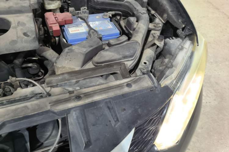 Used Nissan X-Trail 2014 2.0L CVT Comfort Edition 2WD Engine Bay Left