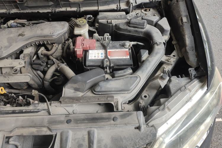 Used Nissan X-Trail 2014 2.0L CVT Comfort Edition 2WD Engine Bay Left