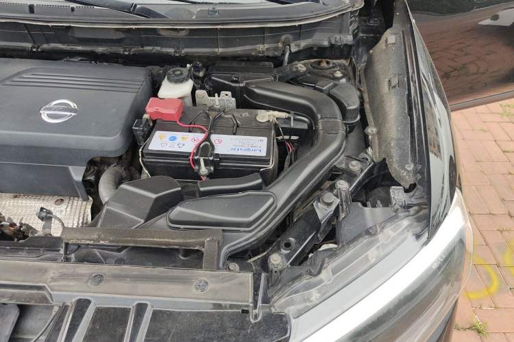 Used Nissan X-Trail 2014 2.5L CVT Luxury Edition 4WD Engine Bay Left