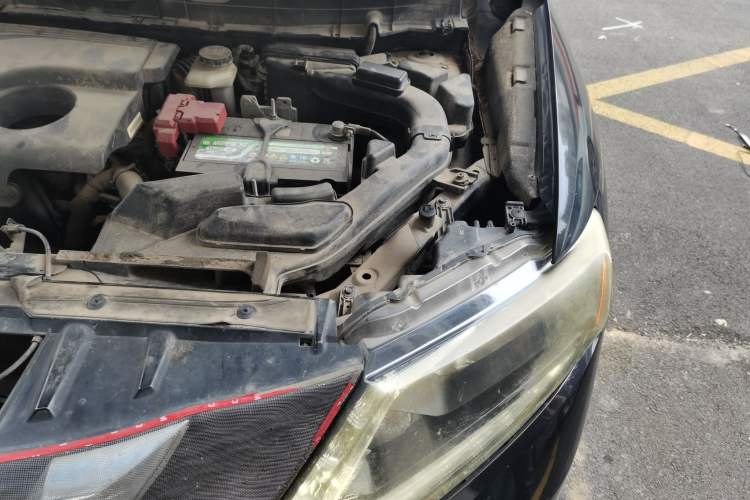 Used Nissan X-Trail 2014 2.0L CVT Comfort Edition 2WD Engine Bay Left
