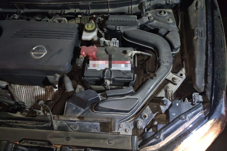 Used Nissan X-Trail 2014 2.5L CVT Luxury Edition 4WD Engine Bay Left
