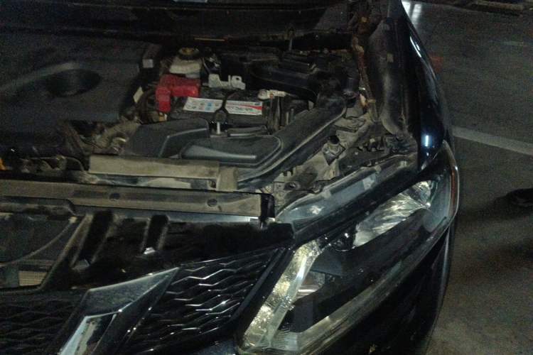 Used Nissan X-Trail 2014 2.0L CVT Comfort Edition 2WD Engine Bay Left