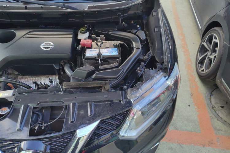 Used Nissan X-Trail 2014 2.5L CVT Luxury Edition 4WD Engine Bay Left