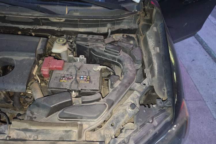 Used Nissan X-Trail 2014 2.0L CVT Comfort Edition 2WD Engine Bay Left