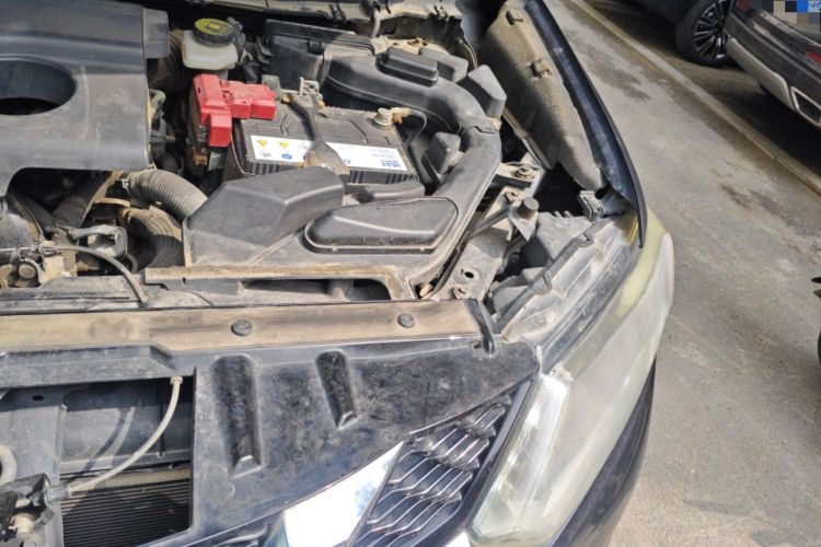 Used Nissan X-Trail 2014 2.0L CVT Comfort Edition 2WD Engine Bay Left