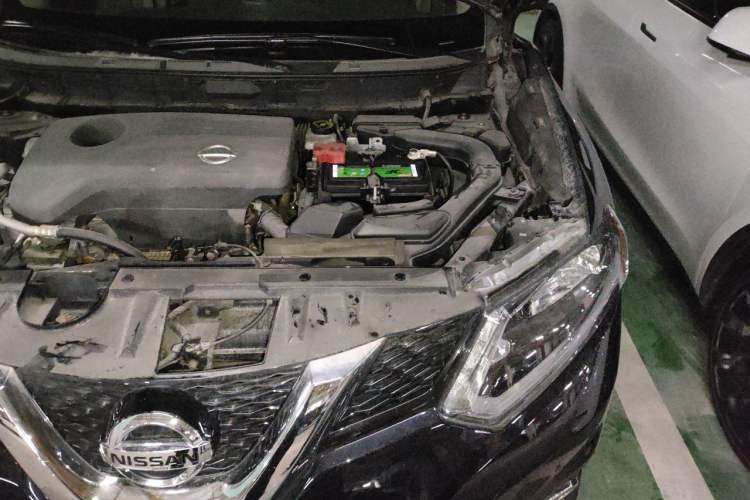 Used Nissan X-Trail 2014 2.5L CVT Luxury Edition 4WD Engine Bay Left