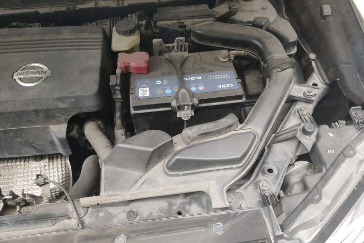 Used Nissan X-Trail 2014 2.5L CVT Luxury Edition 4WD Engine Bay Left